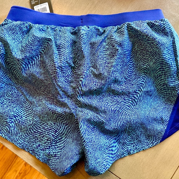 NWT Under Armour short fly by 2.0 women’s small - Picture 4 of 4